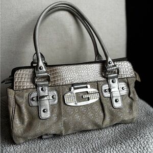 ⭐️Y2K Vintage Guess Bag with Silver Hardware and Alligator Detail